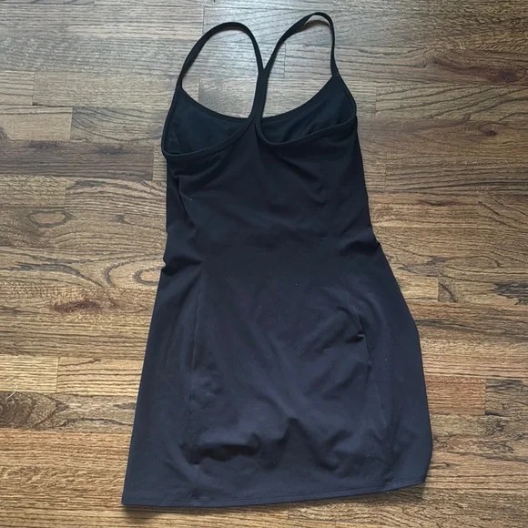 Vuori One Hot Black Athletic Tennis Dress - Picture 4 of 4